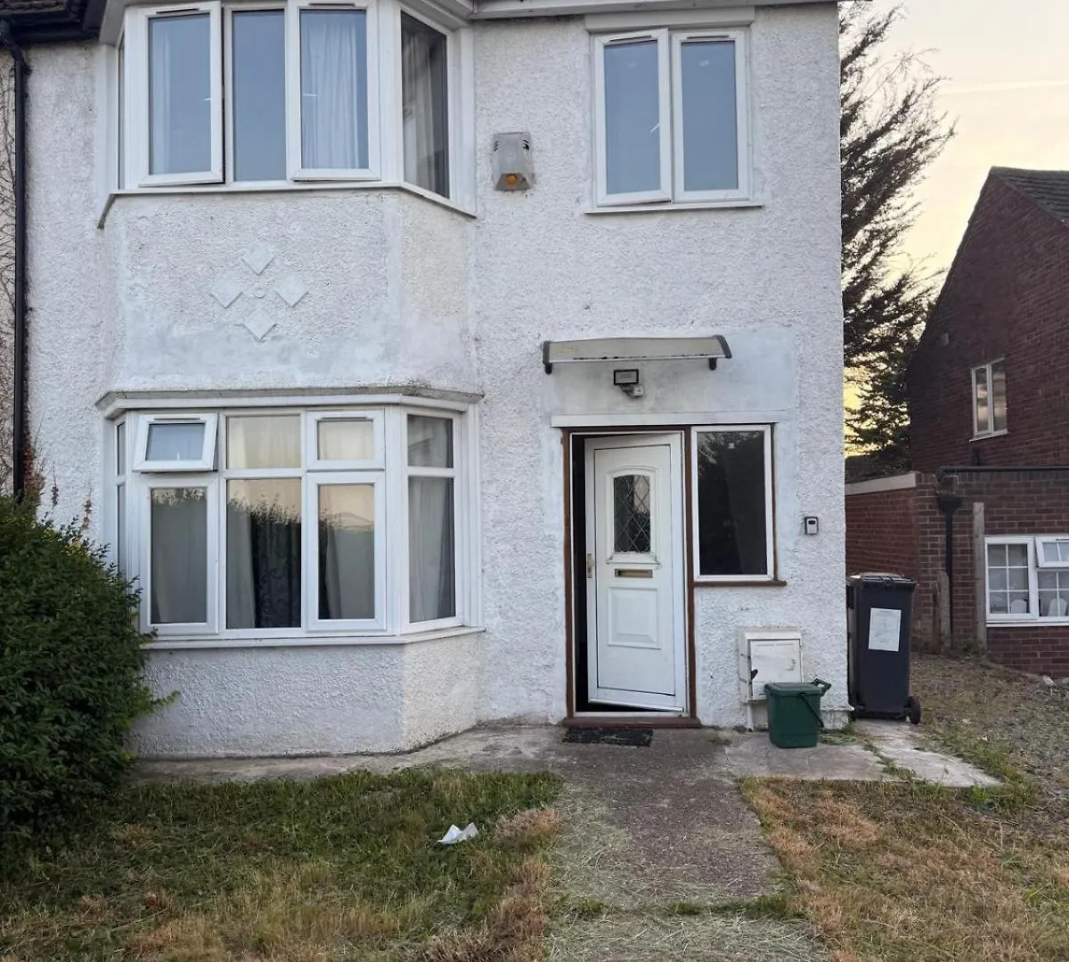 Hatch Lane Heathrow Harmondsworth Apartment